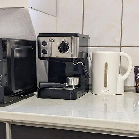 Cosy One Bedroom Flat With Free Parking & Wifi Kluż-Napoka Zewnętrze zdjęcie