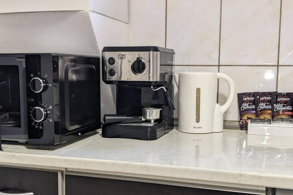 Cosy One Bedroom Flat With Free Parking & Wifi Kluż-Napoka Zewnętrze zdjęcie
