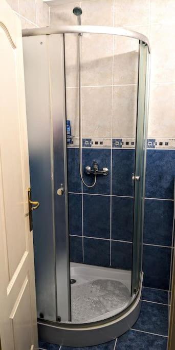Cosy One Bedroom Flat With Free Parking & Wifi Kluż-Napoka Zewnętrze zdjęcie